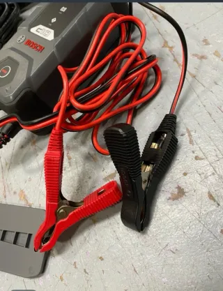 Carregador Baterias carro, máquinas...Bosch C10 12