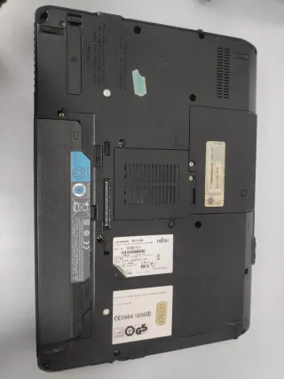 Portátil Fujitsu LIFEBOOK