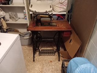Máquina de coser Singer antigua