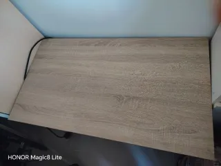 Mesa de escritorio de madera