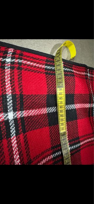 Manta para campo de cuadros roja y negra