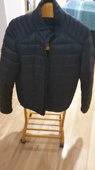 Cazadora acolchada negra Talla L