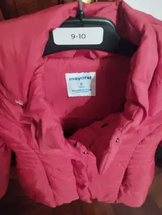Chaqueta Mayoral acolchada roja talla 5.