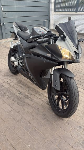 Yamaha YZF R125 2015, extras + piezas originales