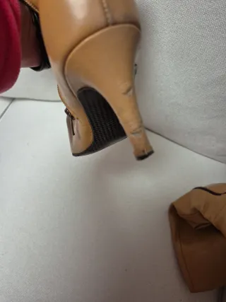 Botas de cuero marrón punta