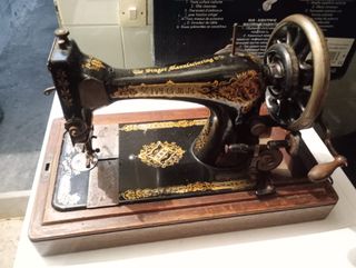Máquina de coser Singer antigua