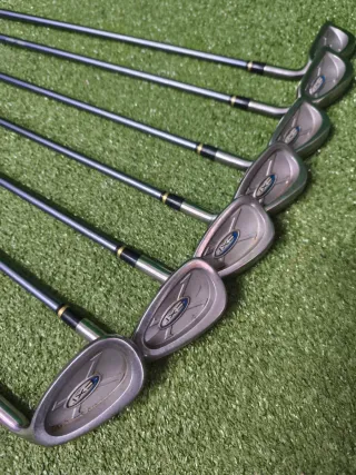 Palos de Golf Hierros King Cobra