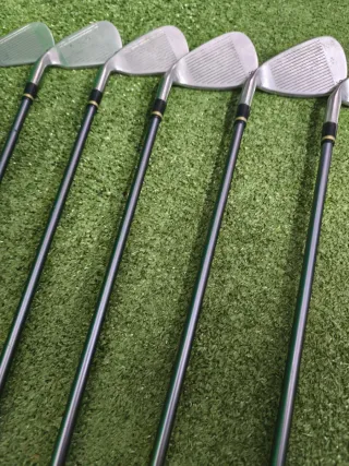 Palos de Golf Hierros King Cobra