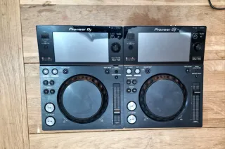 Cabina DJ Pioneer XDJ-700 + DJM-800