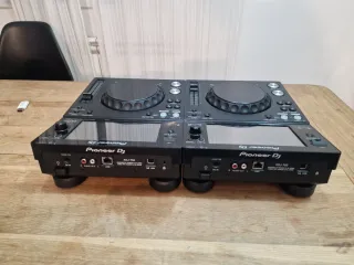 Cabina DJ Pioneer XDJ-700 + DJM-800