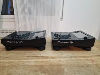 Cabina DJ Pioneer XDJ-700 + DJM-800