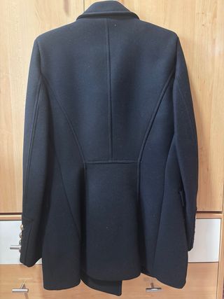 Chaqueta Zara Negra con Botones Dorados
