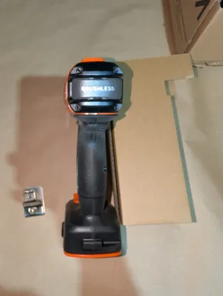 Taladro Percutor Black+Decker 18V