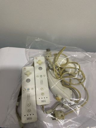 Mandos Wii y Nunchuk blancos
