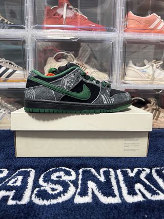 Nike SB Dunk Low Pro There Skateboard