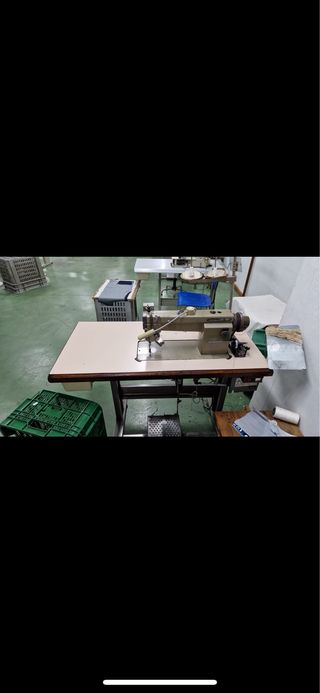 Máquina de coser plana industrial