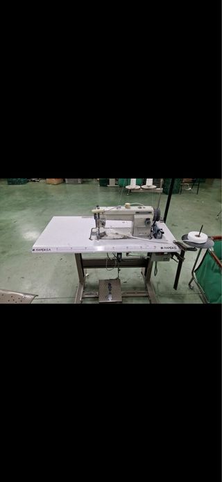 Máquina de coser plana industrial