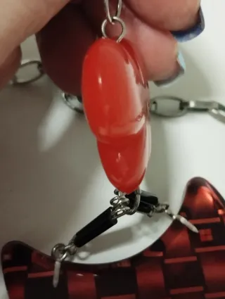 Collar largo geométrico tonos rojos y plateado