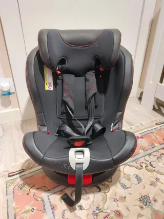 Silla de coche negra