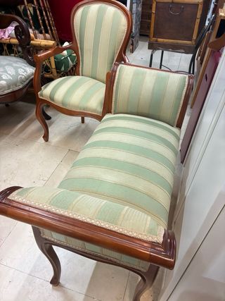 Conjunto Muebles Auxiliares: Banqueta y Silla