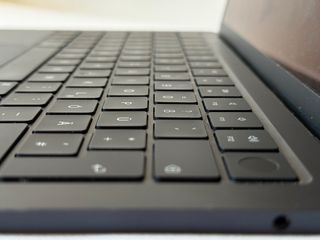 MacBook Air M2 13.6 8GB Medianoche + Caja Original