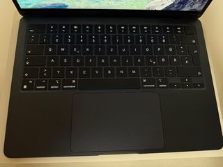 MacBook Air M2 13.6 8GB Medianoche + Caja Original