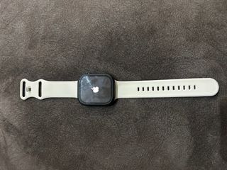 Apple Watch Gris con Correa Blanca