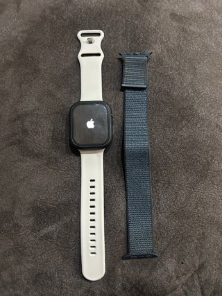 Apple Watch Gris con Correa Blanca