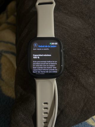 Apple Watch Gris con Correa Blanca