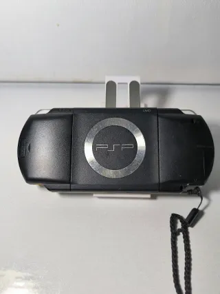 PSP 1004 FAT Negra + Juego + Cable