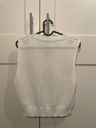 Chaleco de punto trenzado blanco