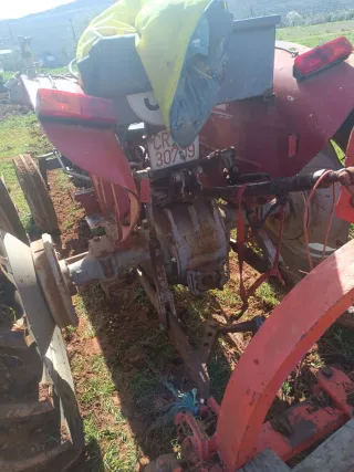 Tractor massey ferguson 135