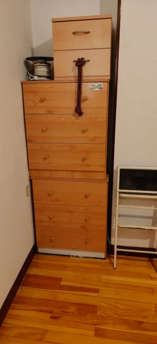 Mesillas de madera color marrón