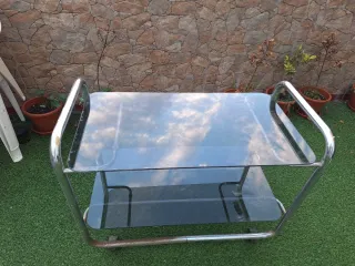 Mesa auxiliar cristal y metal