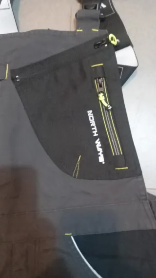 Peto North Ways gris y negro