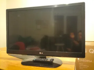 TV LG 32LS3500 con mando