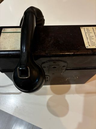 Teléfono antiguo de tren