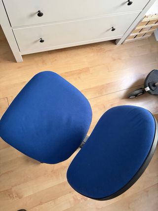 Silla de escritorio con ruedas