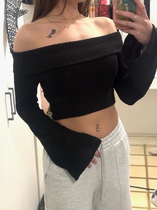 Jersey negro manga acampanada