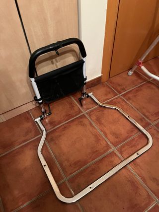 Barra de cama para ayuda