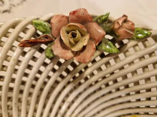 Antiguo frutero de cerámica artesanal redondo