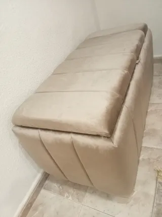 Asiento baúl tapizado beige