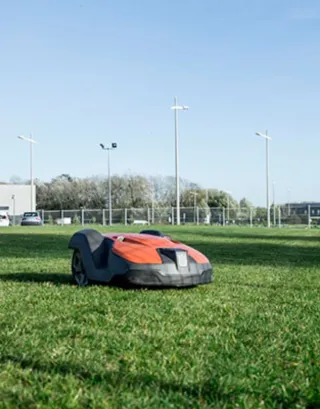 Husqvarna Automower 550 EPOS Cortacésped Seminuevo