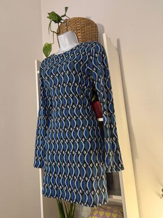 Vestido corto de manga larga inspiración vintage