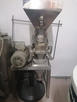 Molino de chufa para la producción de orxata