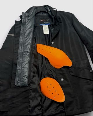 Chaqueta MBW impermeable urbana