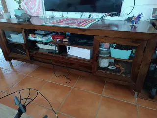 Muebles salon madera wengué y cristal