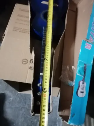 Guitarra de juguete azul