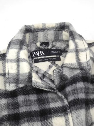 Camisa para mujer de lanilla a cuadros marca Zara