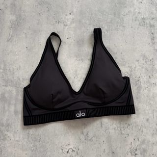 Conjunto Alo Yoga Leggings y Sujetador Negro